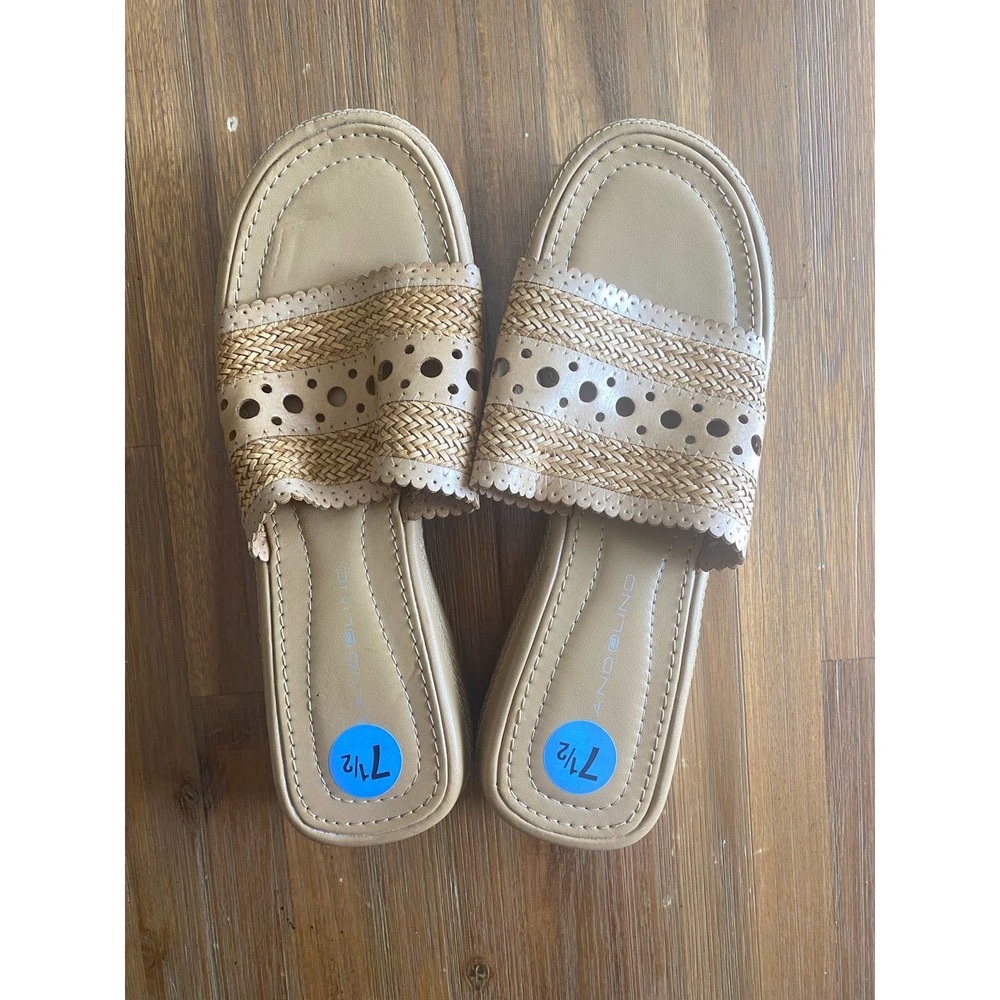 Bandolino womens tan woven chunk sandal 7.5